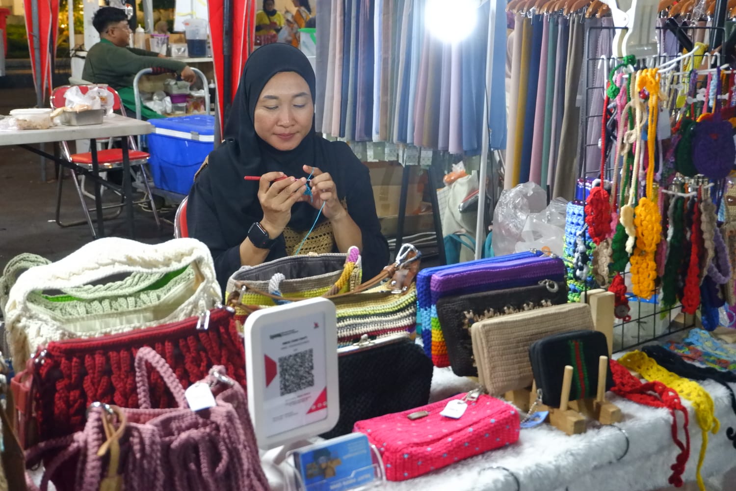 Gandrungmangu Fashion Hub: Aksesori yang Menghiasi Keseharian Anda